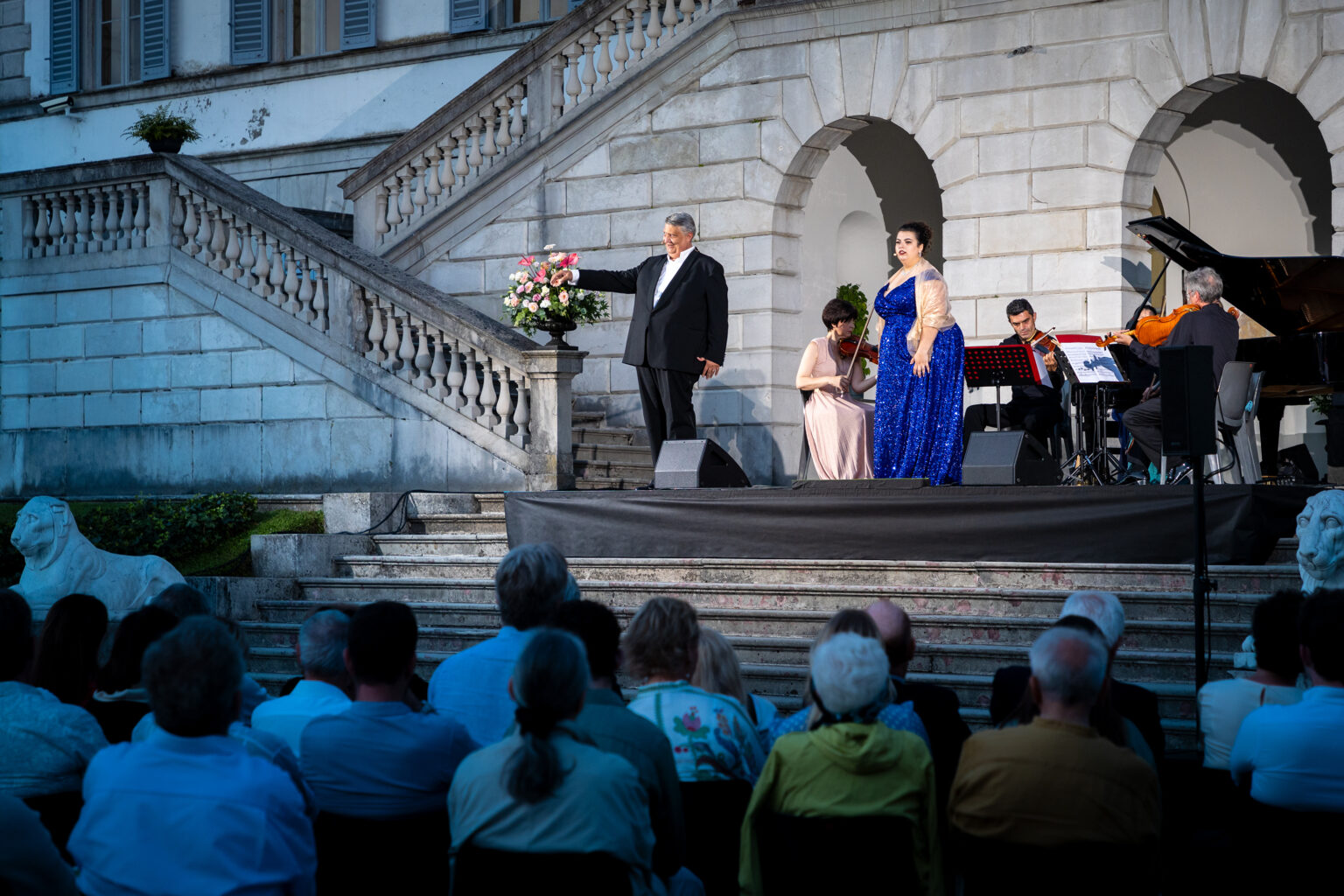 Auguri Giacomo!
Villa Melzi d'Eril

sabato 13 Luglio 2024, ore 20:30

Alessia Panza, soprano
Ambrogio Maestri, baritone

Quartetto Lirico Italiano:
Mirela Lico, violin
Leonard Simaku, violin
Luca Pozza, viola
Livia Rotondi, cello

Sophia Muñoz, piano

 

“Operatic Gala – Opera in the Verismo Era”